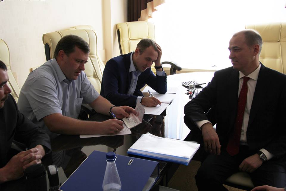 Константин Окунев представил документы о выдвижении на выборы губернатора