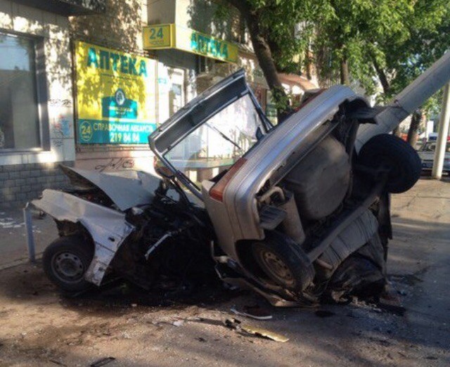 В ДТП на ул. Островского погиб мотоциклист. Движение транспорта перекрыто