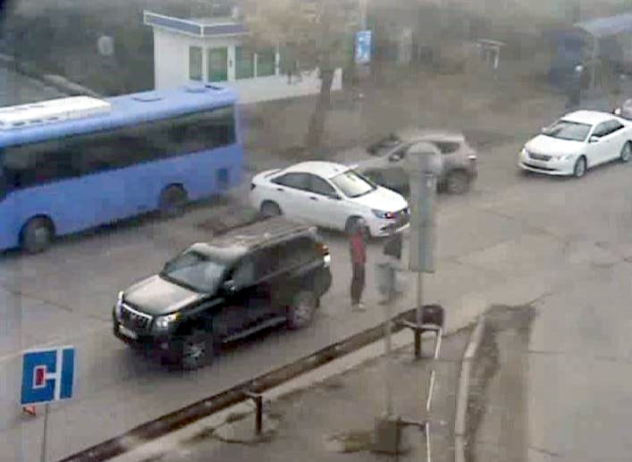 Утренее ДТП блокировало движение по улице Мильчакова
