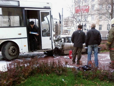 По версии ГУВД,  у автобуса 67-го маршрута в центре Перми отказали тормоза