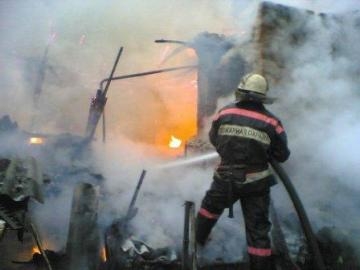 Неосторожное курение и алкоголь привели к жертвам на пожаре в Прикамье