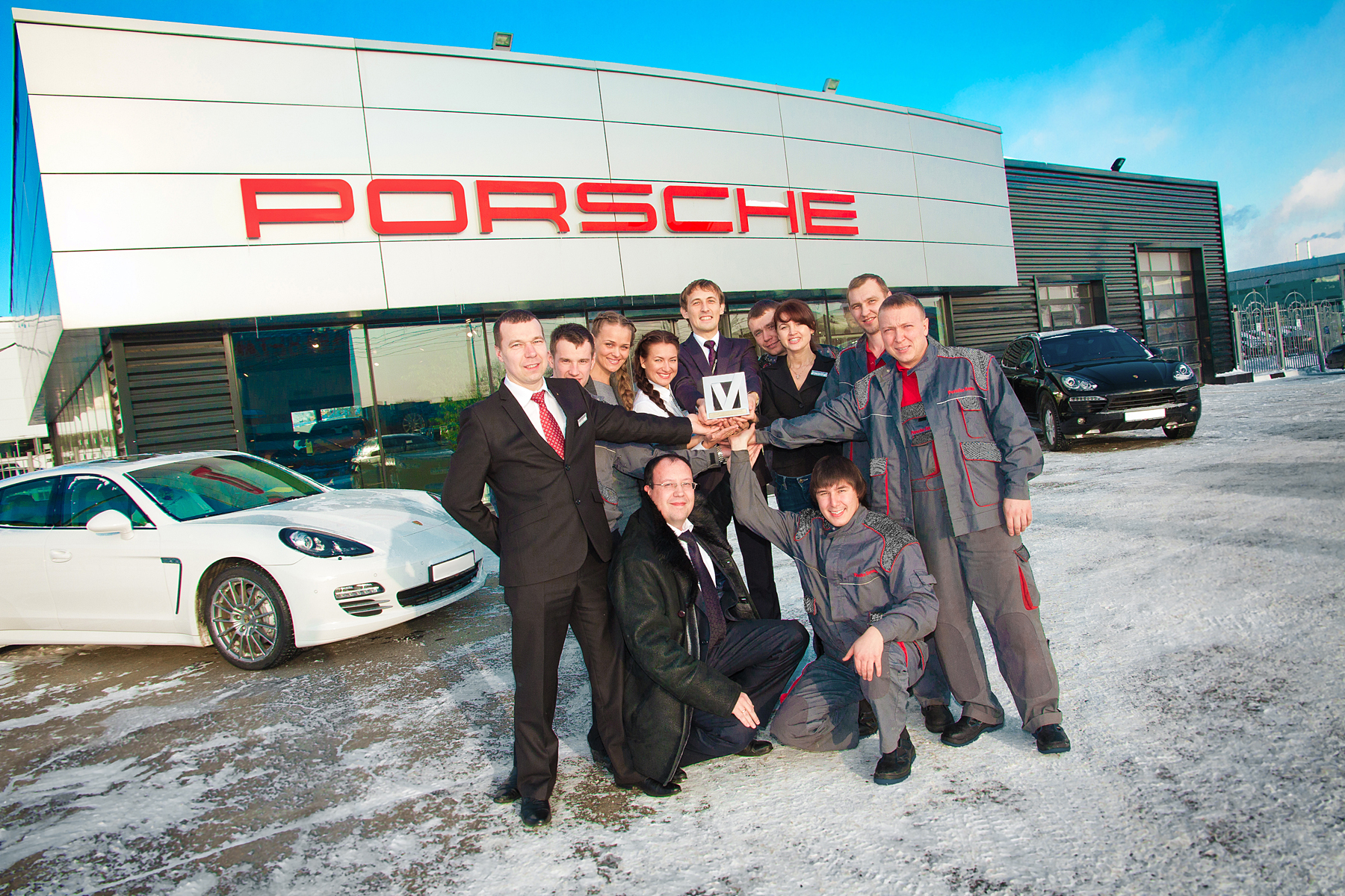 Автоцентр PORSCHE компании ТЕРРА-СПОРТ вошел в ТОП-3 премии «Лидер обслуживания 2011»