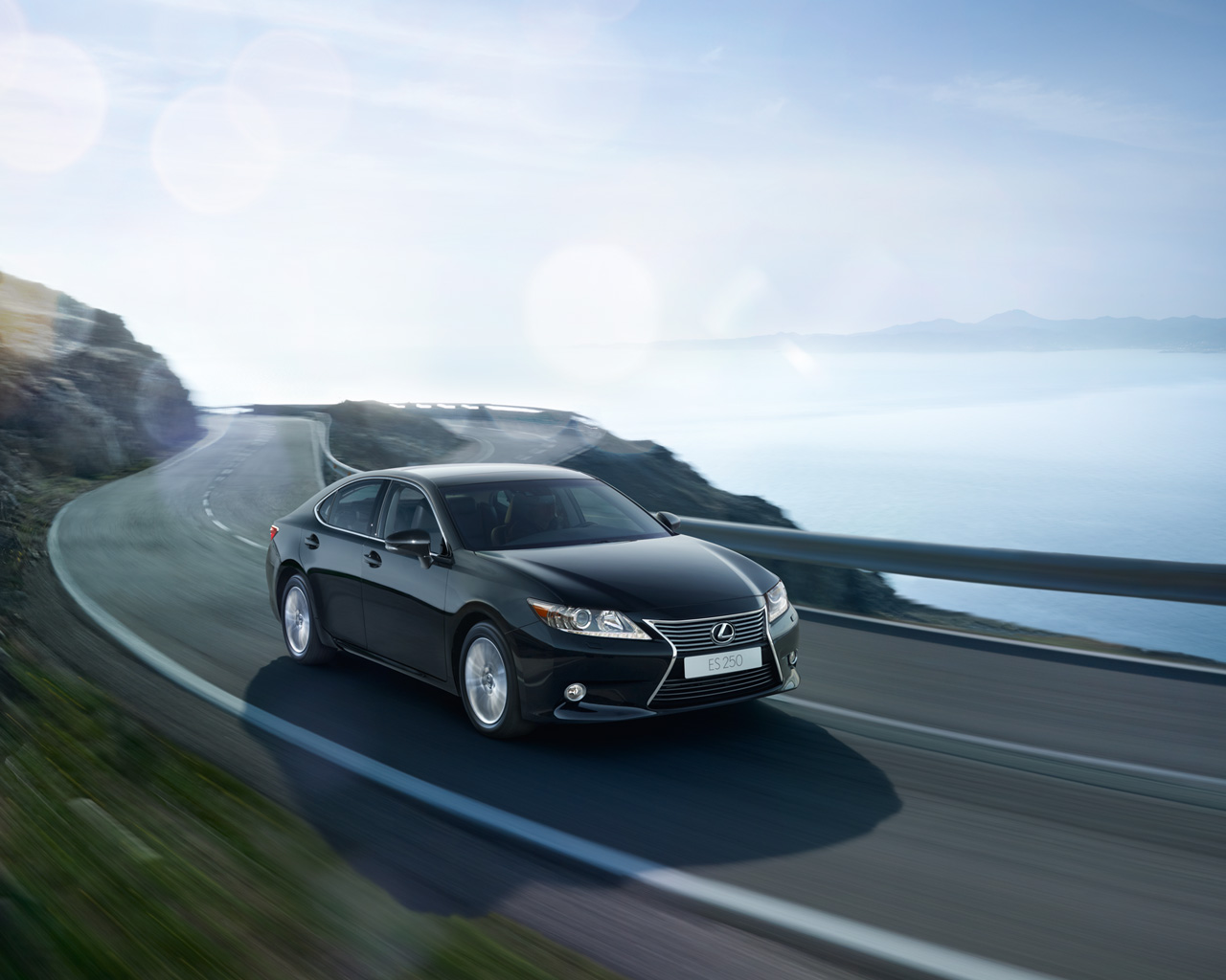 Новый премиум-седан Lexus ES.  Дни открытых дверей 3-7 октября в автоцентре Лексус-Пермь
