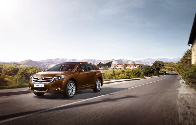 Toyota продолжает удивлять! Премьеры Toyota