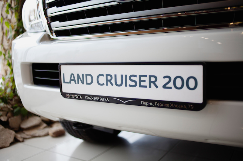 Десерт для гурманов: Илья Баршевский опробовал Land Cruiser 200