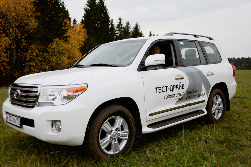 Десерт для гурманов: Илья Баршевский опробовал Land Cruiser 200