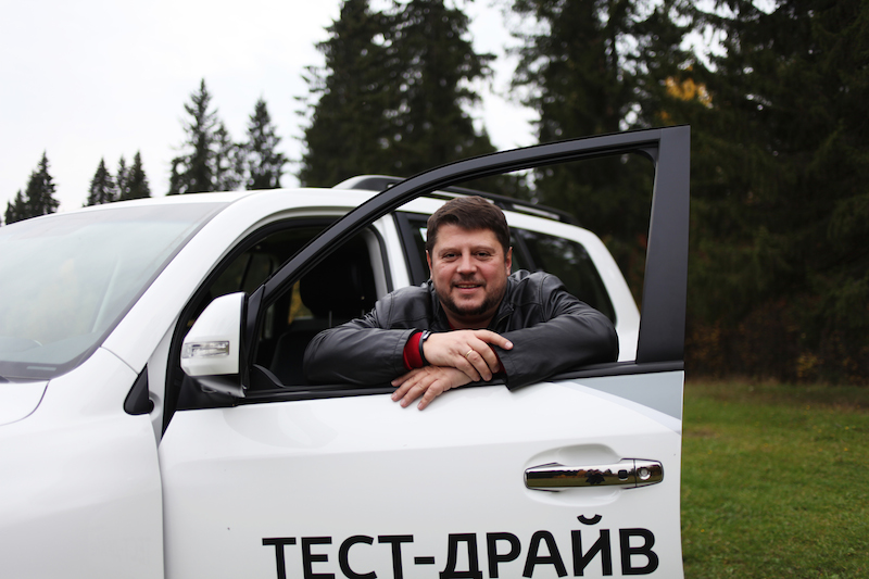 Десерт для гурманов: Илья Баршевский опробовал Land Cruiser 200