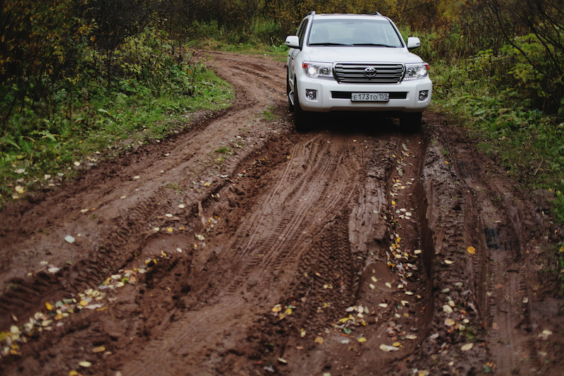 Десерт для гурманов: Илья Баршевский опробовал Land Cruiser 200