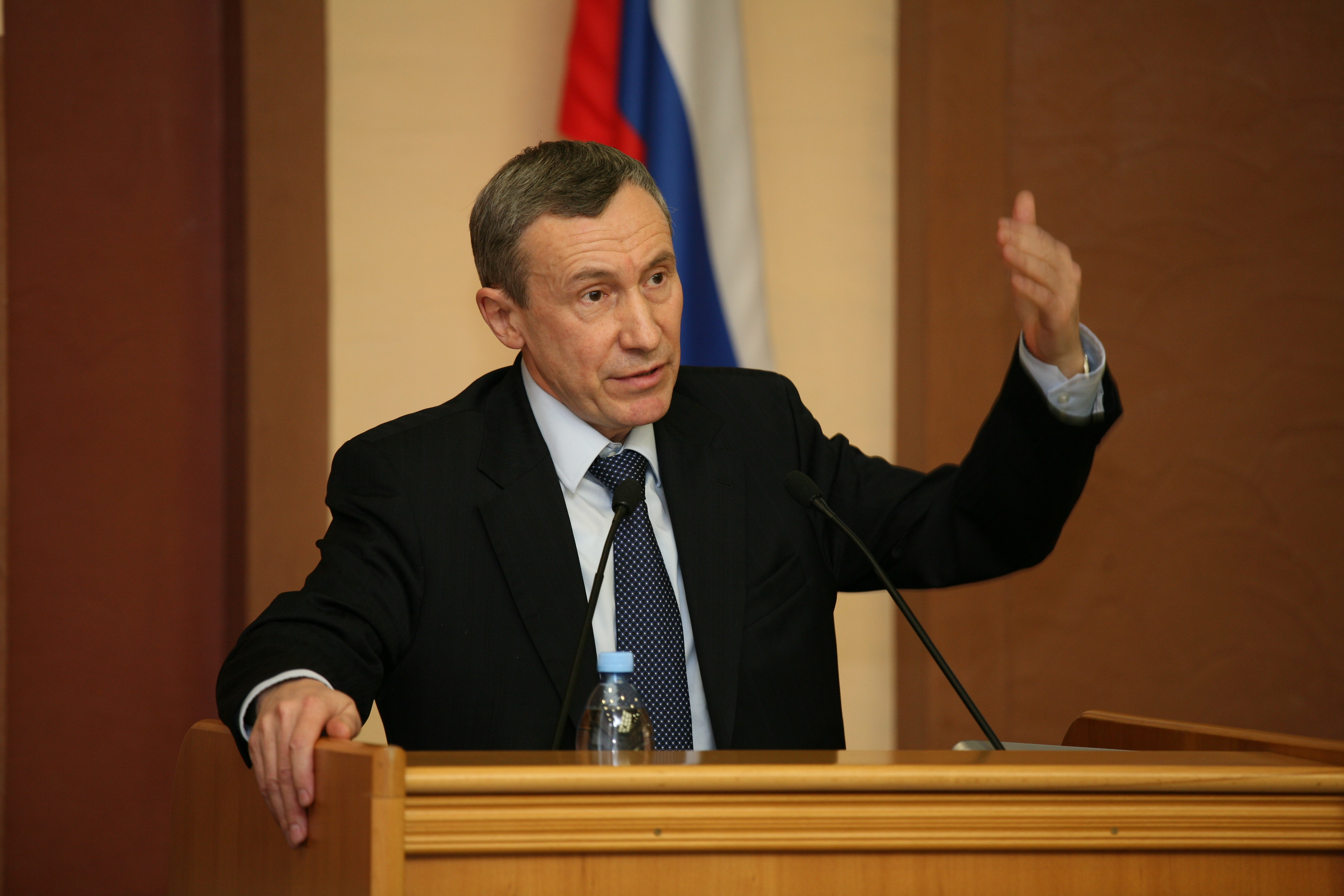 Мандат им к лицу