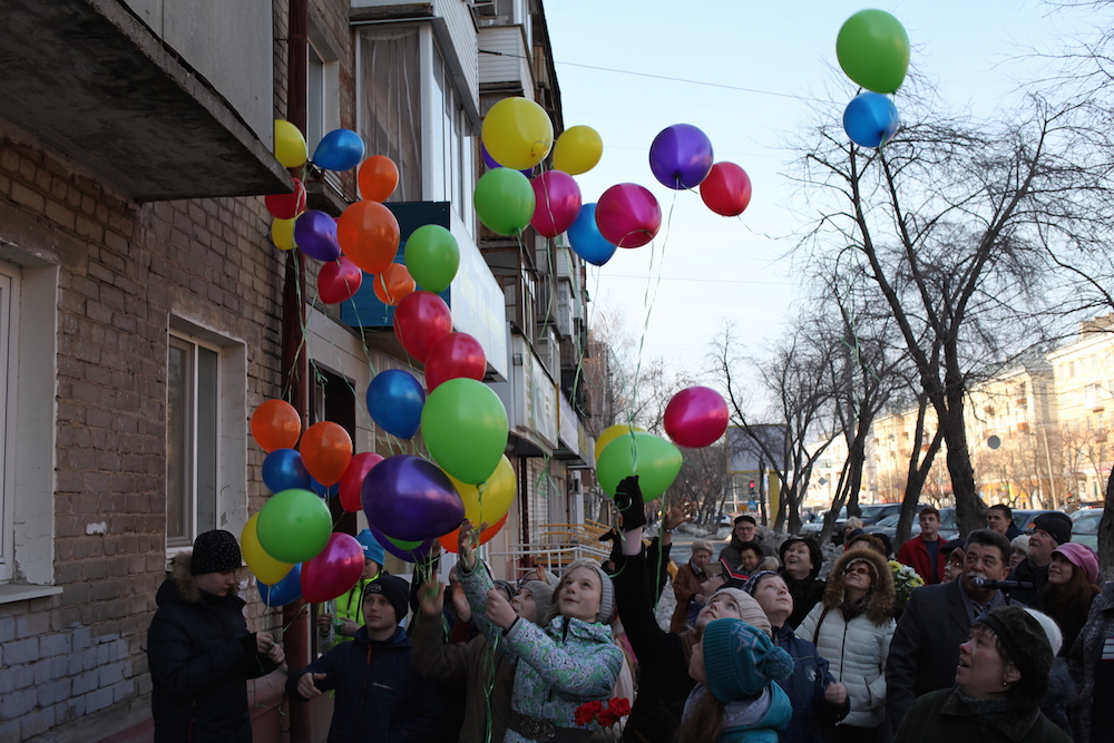 В Перми открыли мемориальную доску на здании мастерской Анатолия Тумбасова