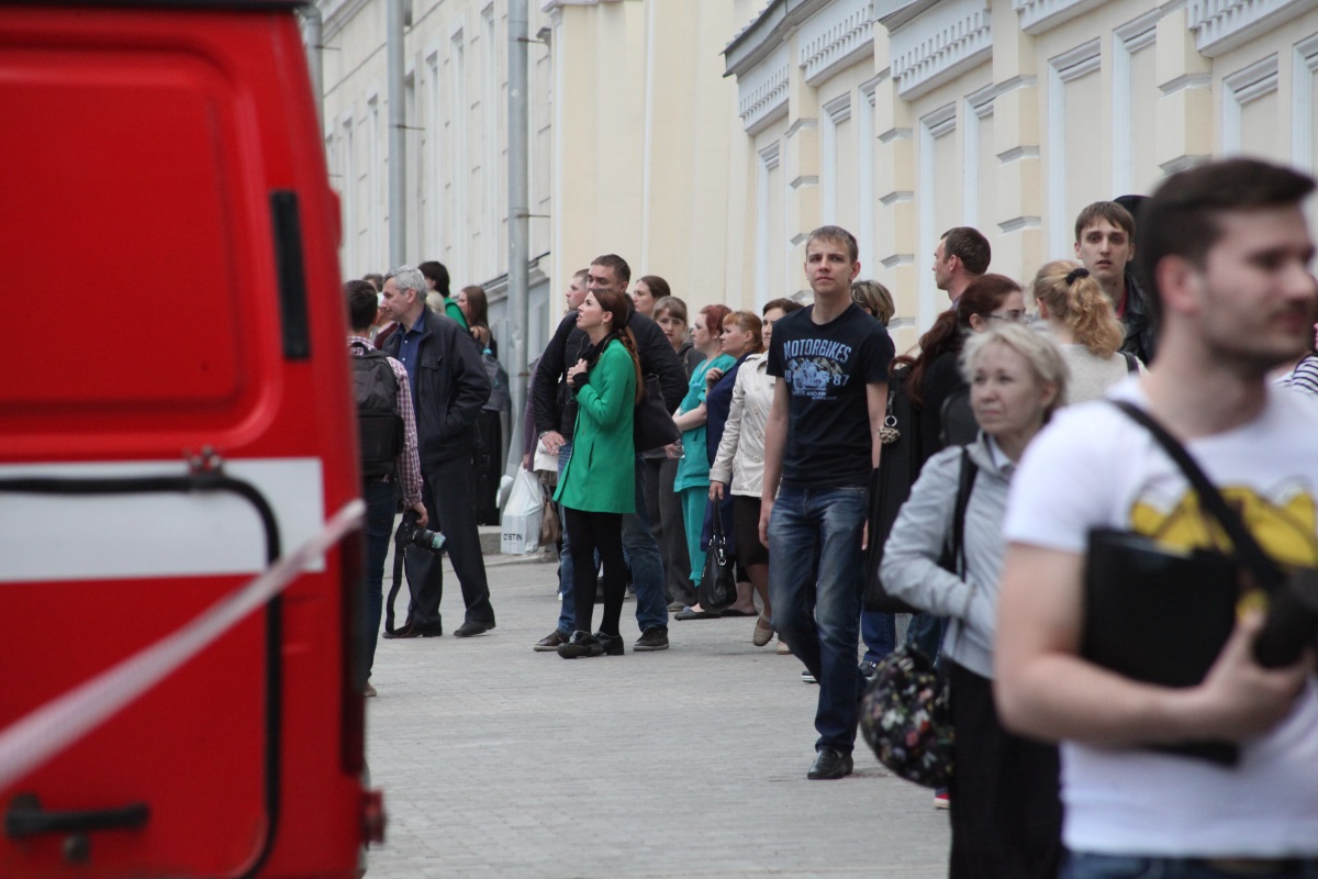 Как тушили пожар в здании Академии культуры. Фоторепортаж «bc»