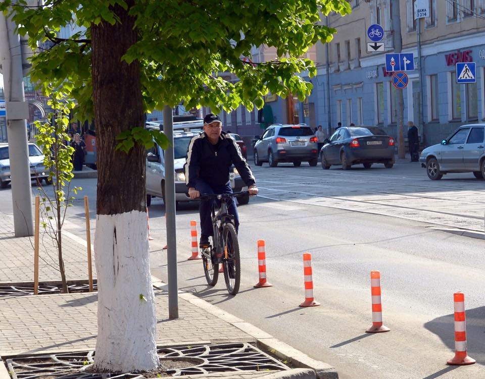 Глава Перми Игорь Сапко приехал на работу на велосипеде