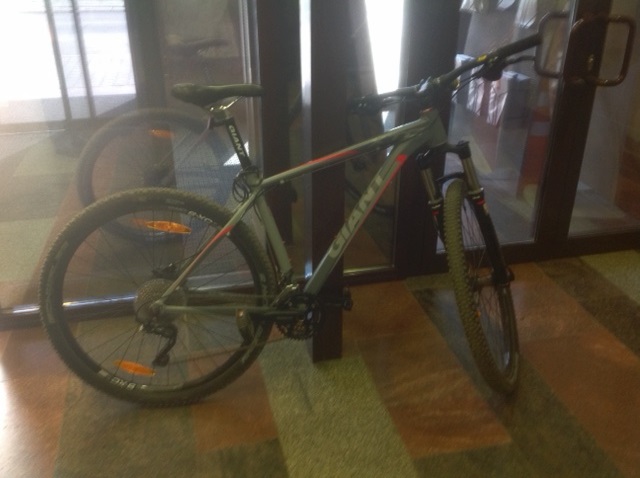 Глава Перми Игорь Сапко приехал на работу на велосипеде