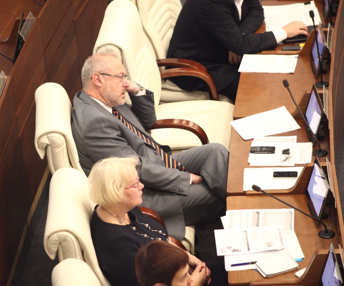 Взял под тролль правительство