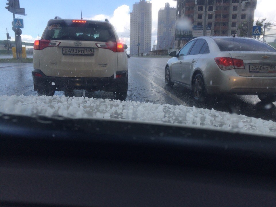 В Перми выпал град