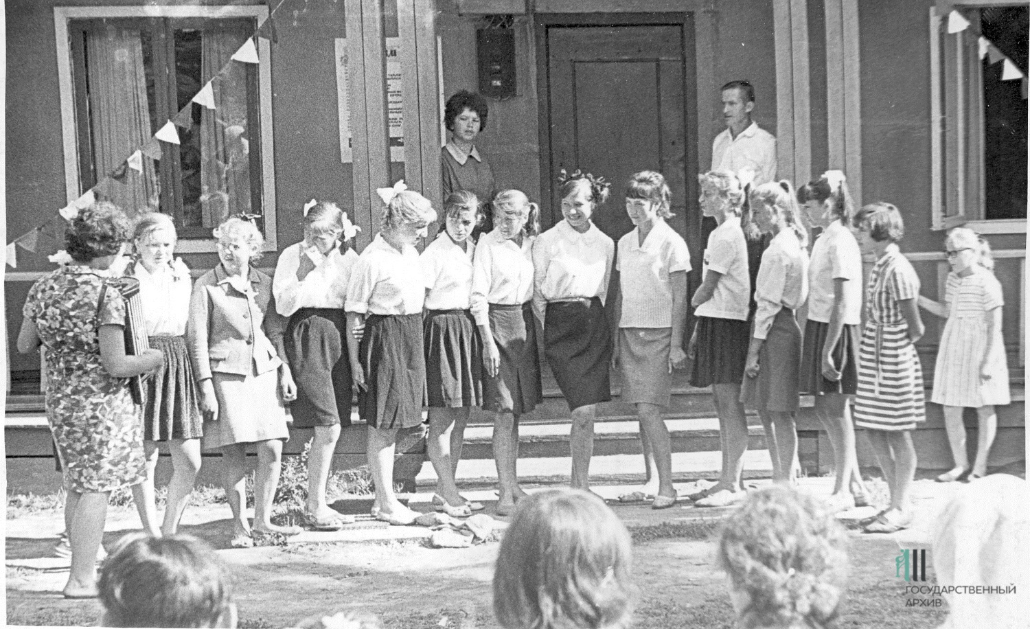 Взвейтесь кострами