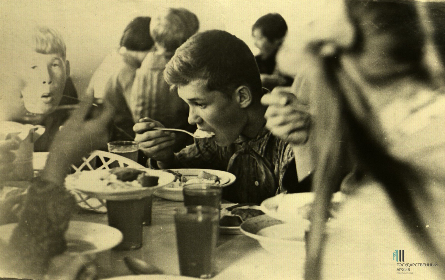 Взвейтесь кострами