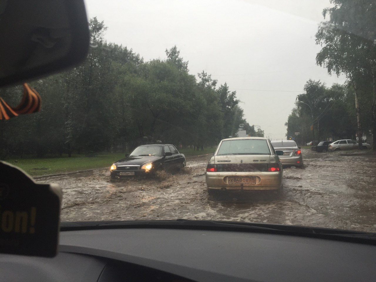 Улицы Перми снова оказались под водой