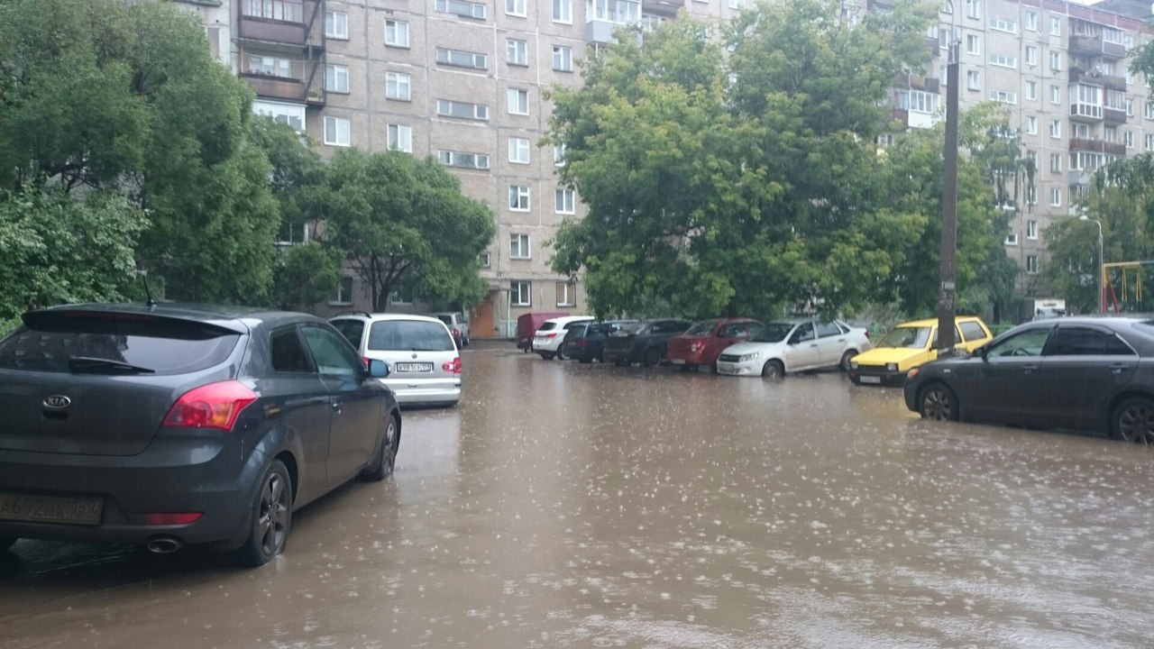 Улицы Перми снова оказались под водой