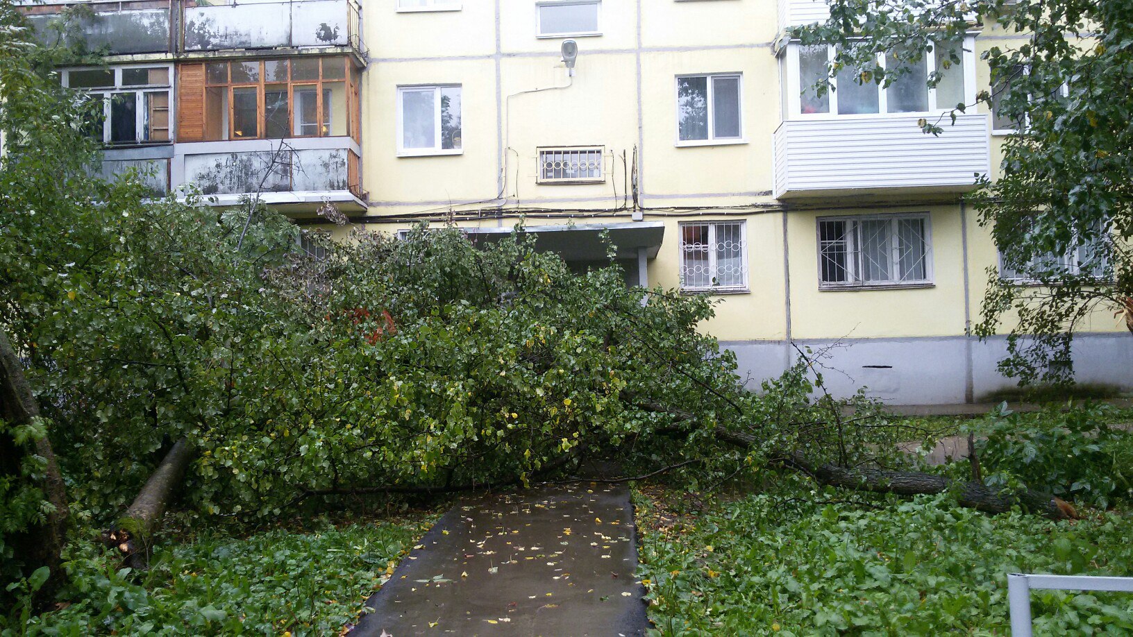 Утонувшая Пермь. Последствия суточного дождя в фотографиях пользователей соцсетей