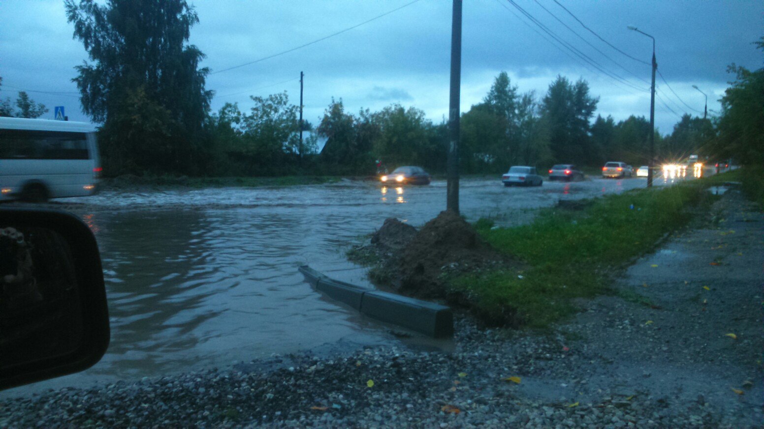 Утонувшая Пермь. Последствия суточного дождя в фотографиях пользователей соцсетей