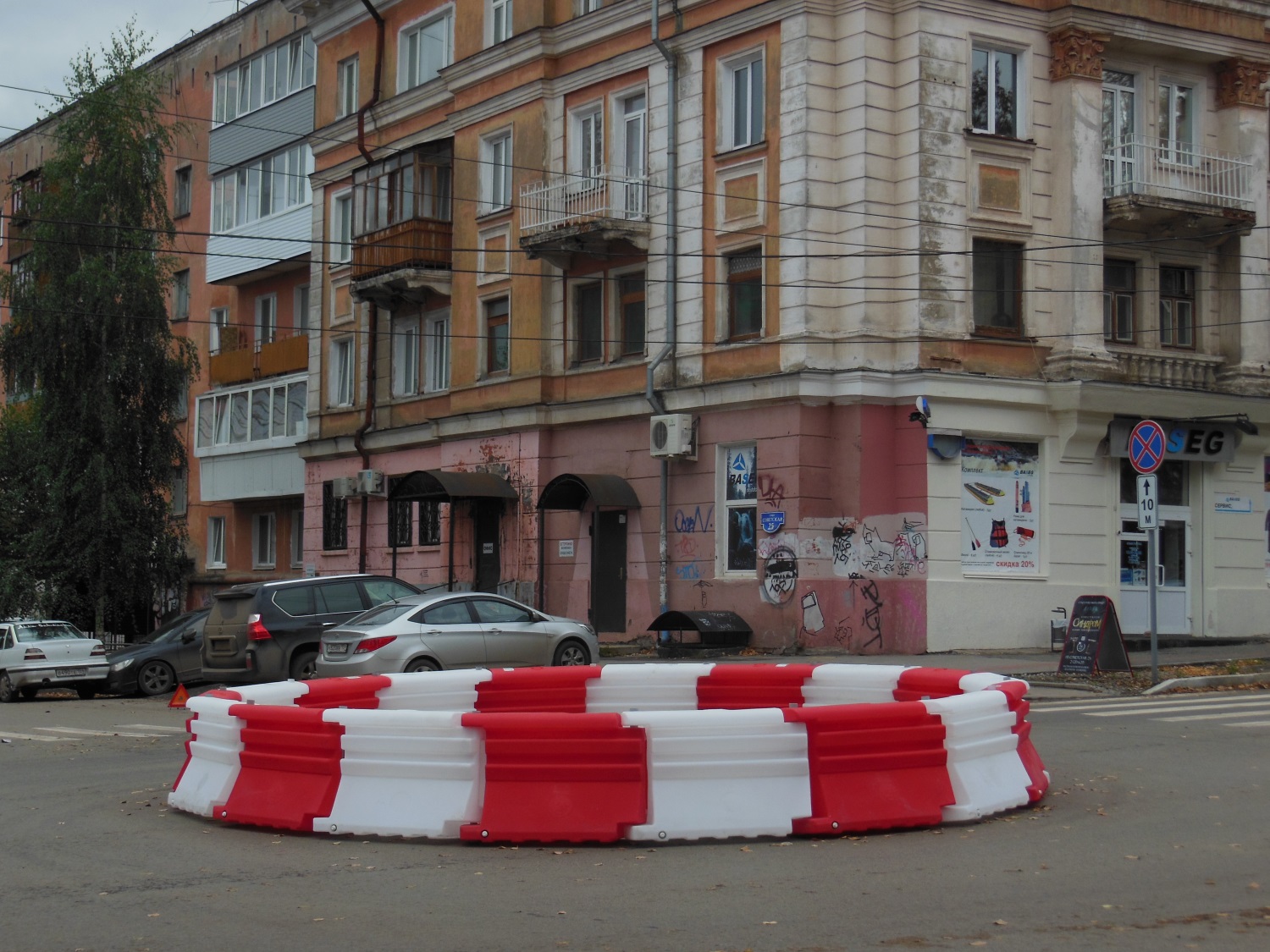 Безопасность превыше всего: на перекрестке улиц Советская и 25 Октября заработало мини-кольцо