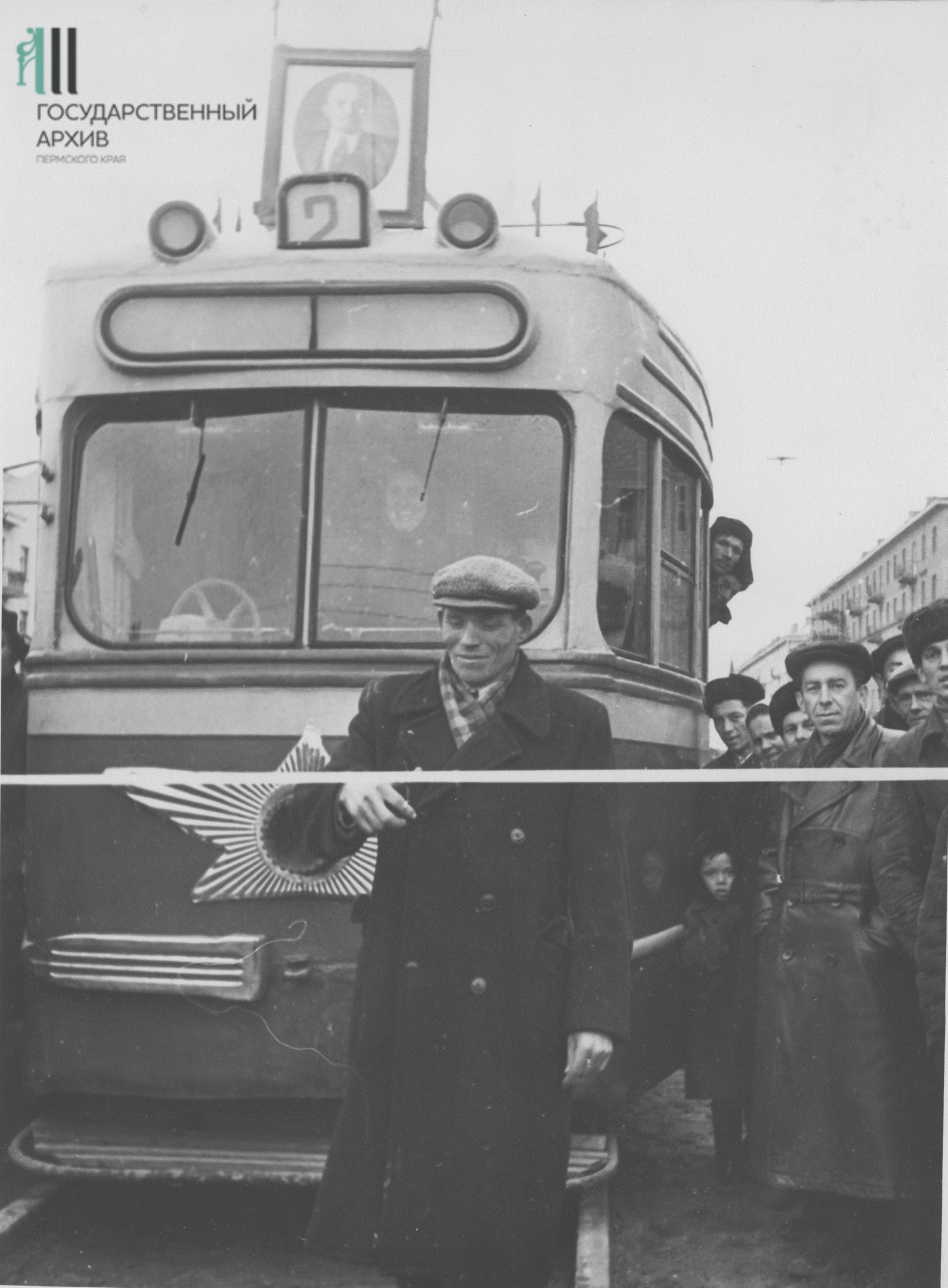 Впереди только рельсы и провода