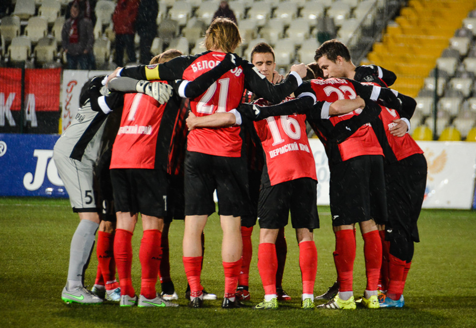 В субботу в Екатеринбурге состоится десятое «уральское дерби». Business Class вспоминает историю противостояния «Амкара» и «Урала»