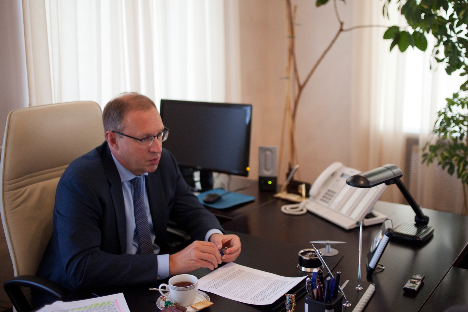 «Зуда реформирования нет», - Дмитрий Самойлов о необходимости сокращения числа управляющих компаний, средствах на новый зоопарк и политических планах