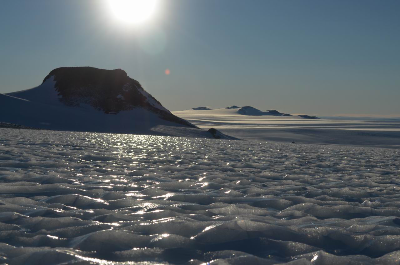 Доцент ПГНИУ Андрей Королев возвращается из Антарктиды с метеоритами