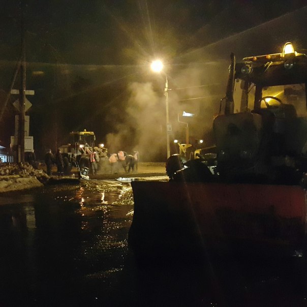 ​К нам приехал, к нам приехал!