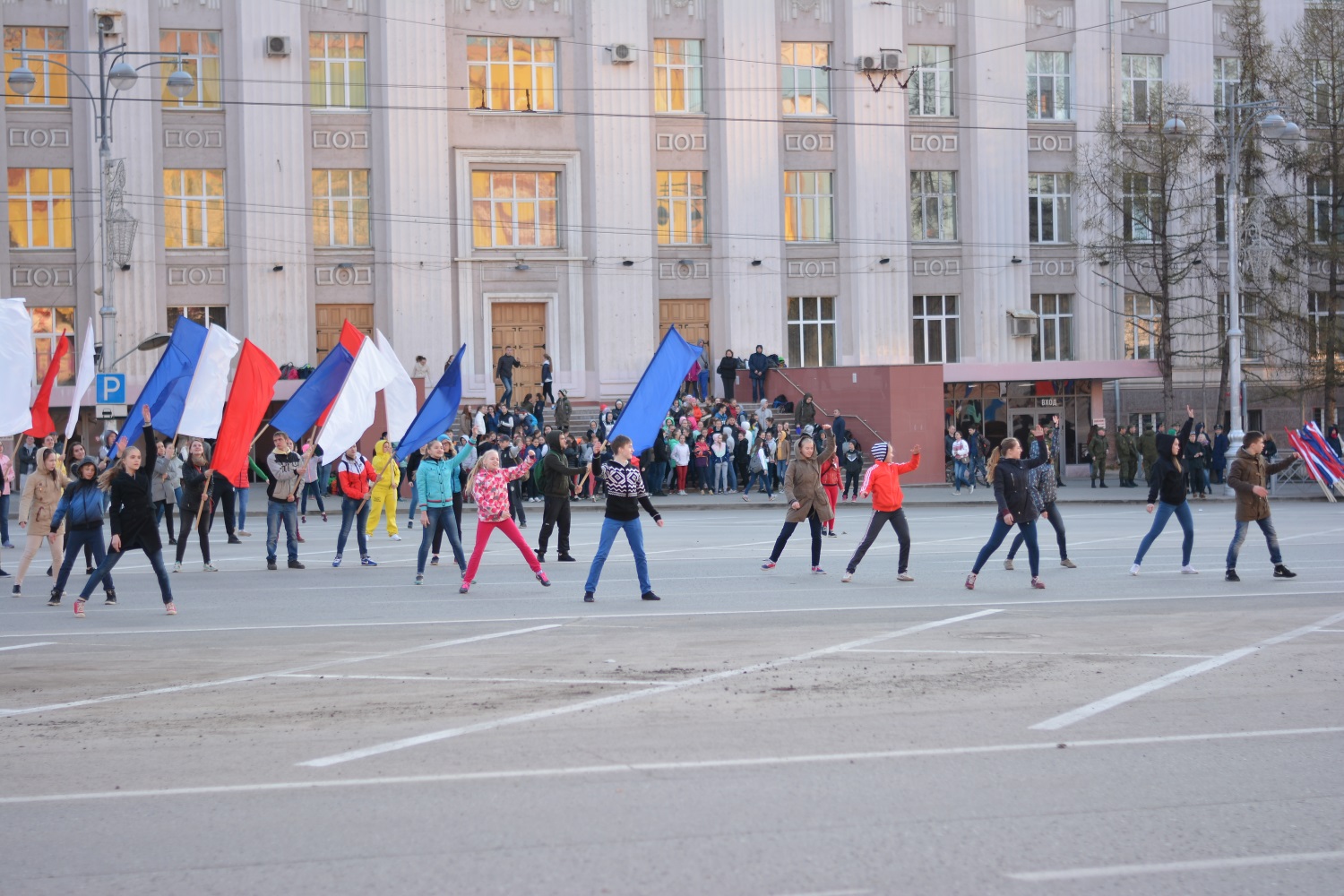 И хлеб, и плед