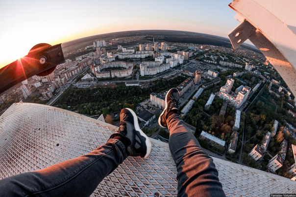 Руферы забрались на строящуюся телебашню в Перми