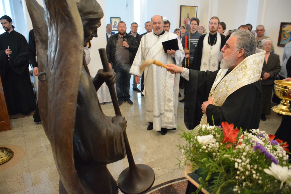 Ангел на крыше