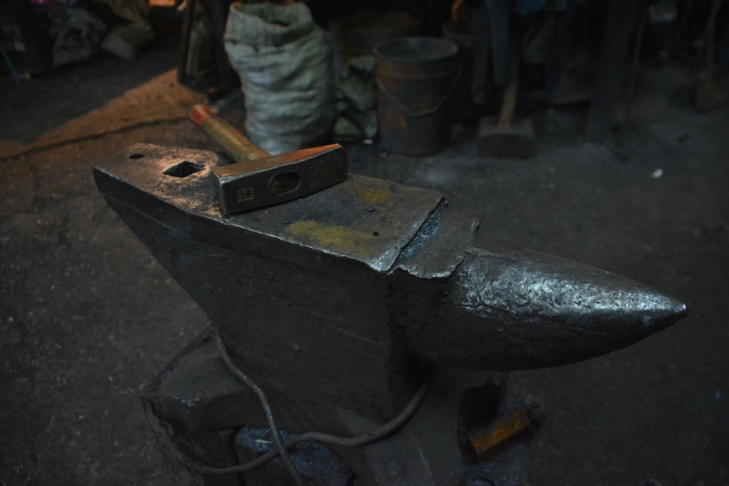 «Нацелился на Крым». Как кузнецы помогают продвигать пермские бренды