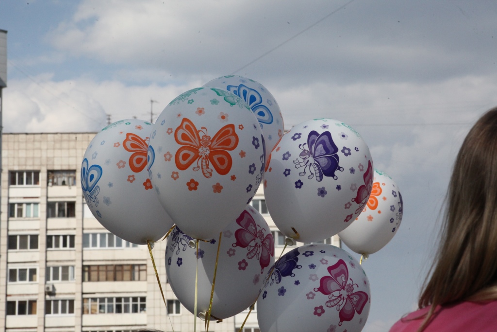 Гонки на воде и танцы у фонтана. Дайджест событий жарких выходных
