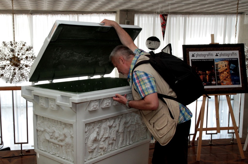 Фестиваль «Ночи-Ночи» в Перми открылся танцами на площади и выставкой 18+