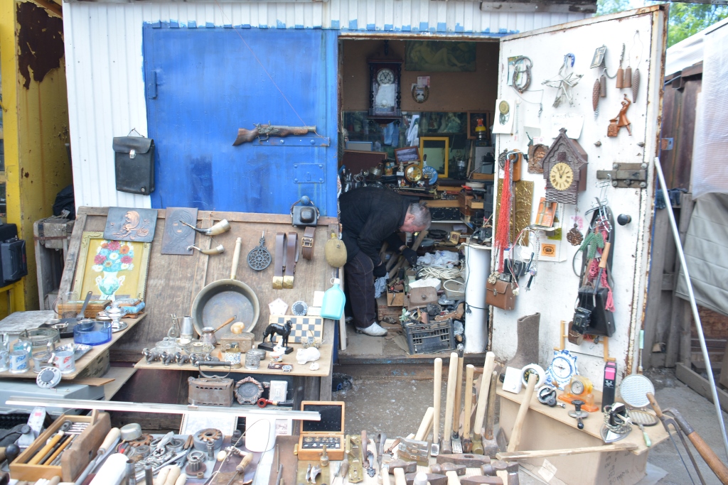 Круговорот старья в природе. Корреспондент Business Class узнал, что пермяки продают и покупают на блошином рынке