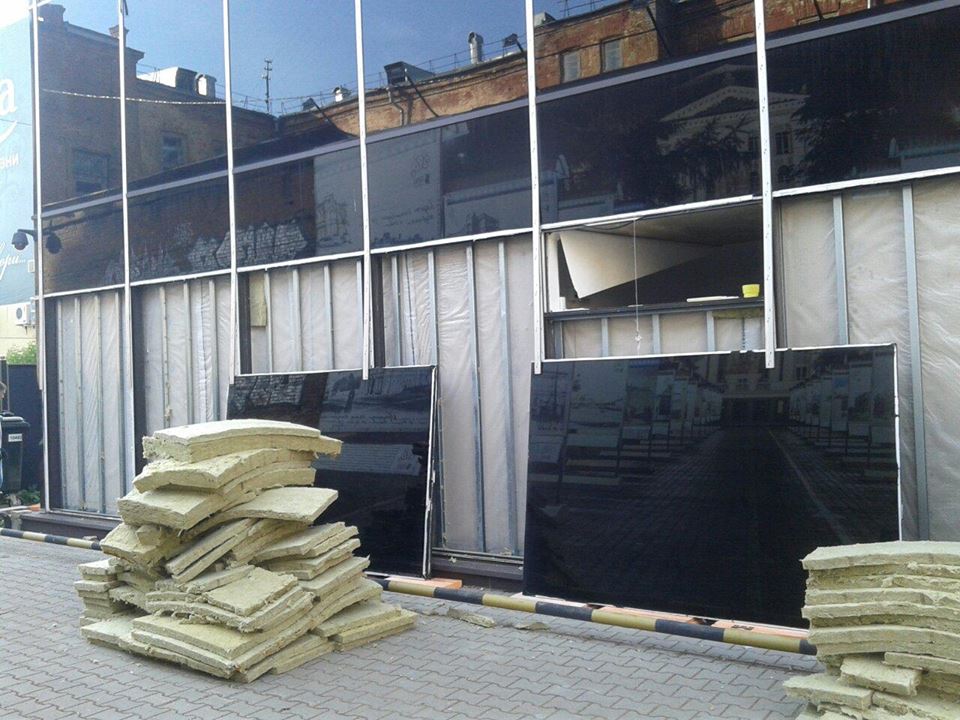 Вывеска клуба «Бегемот» пока останется на прежнем месте