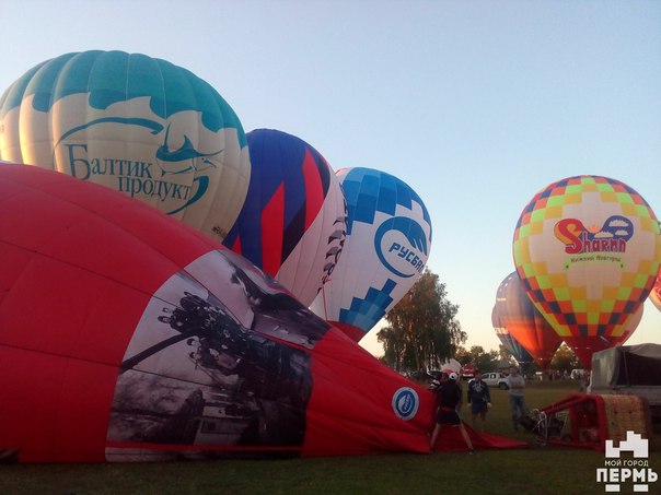 Полеты наяву. Жители Прикамья поделились в соцсетях фотографиями с «Небесной Ярмарки»