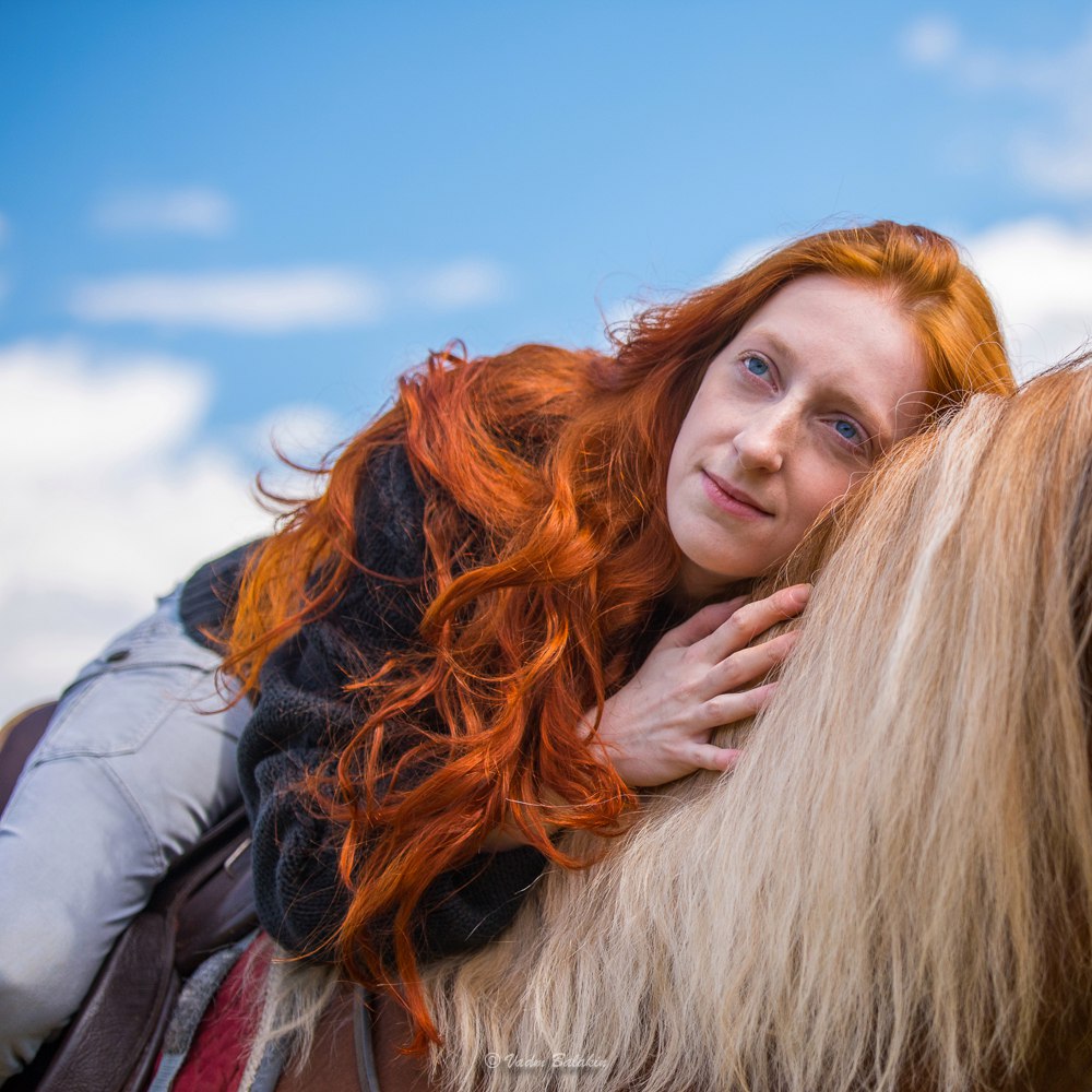 Рыжеволосые актрисы театра «У Моста» устроили фотосессию в ирландском стиле