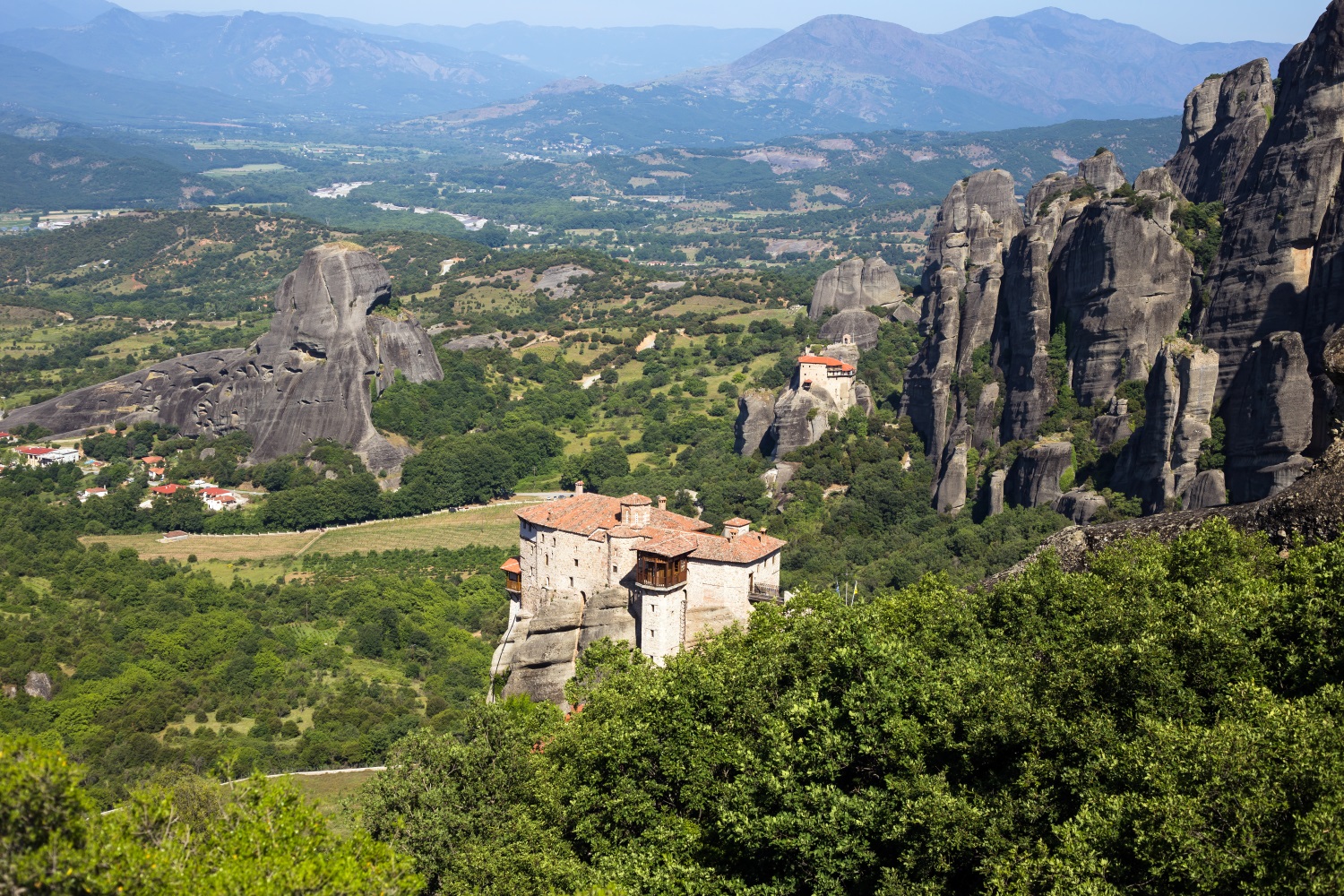В гостях у Зевса: подъем на Олимп, приобщение к античной классике и самый зеленый остров Эгейского моря