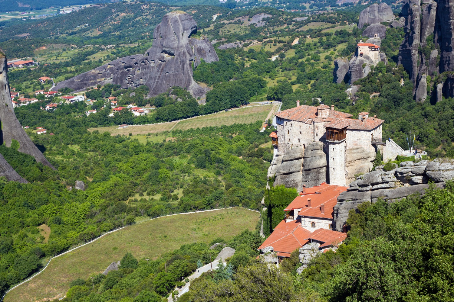 В гостях у Зевса: подъем на Олимп, приобщение к античной классике и самый зеленый остров Эгейского моря