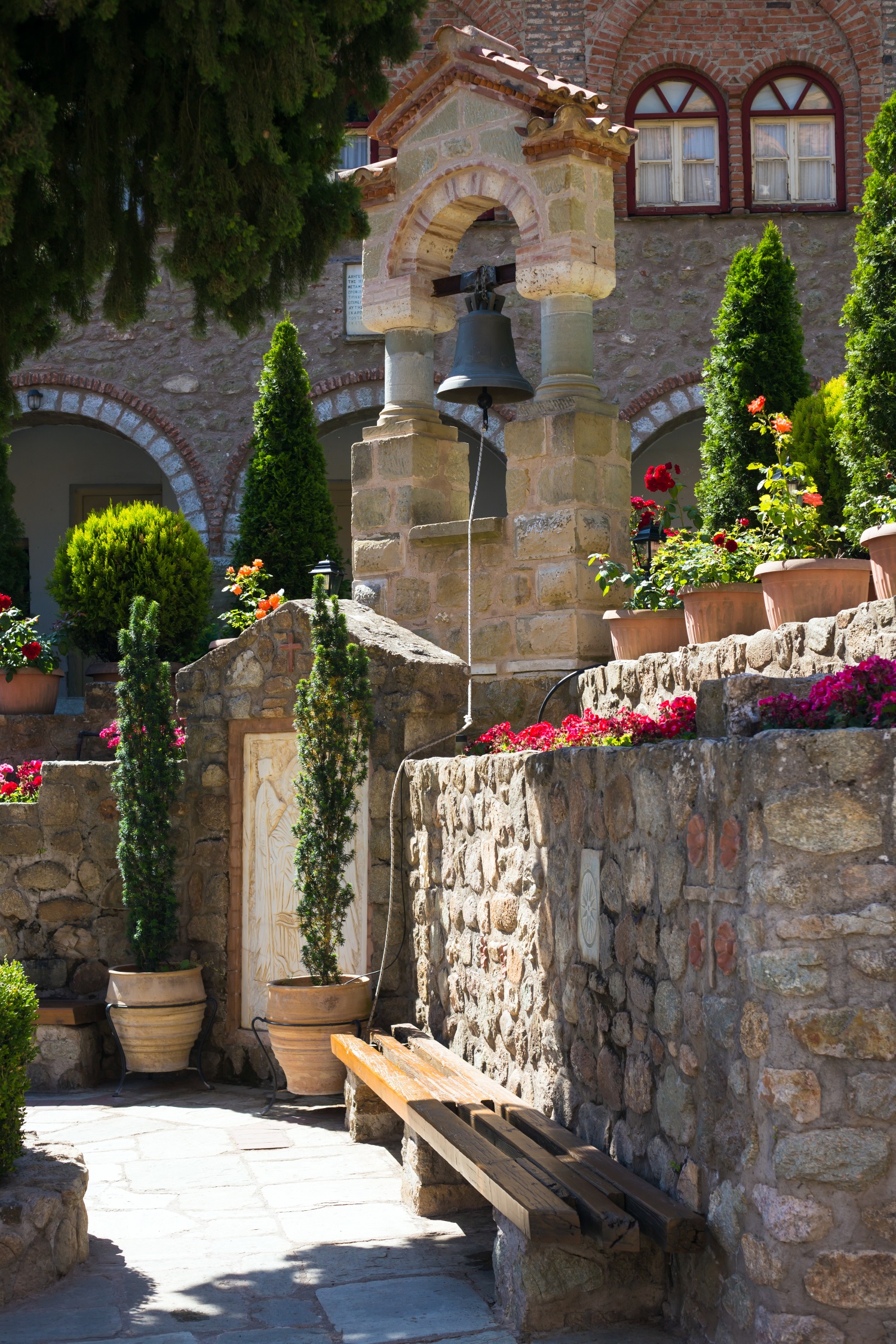 В гостях у Зевса: подъем на Олимп, приобщение к античной классике и самый зеленый остров Эгейского моря