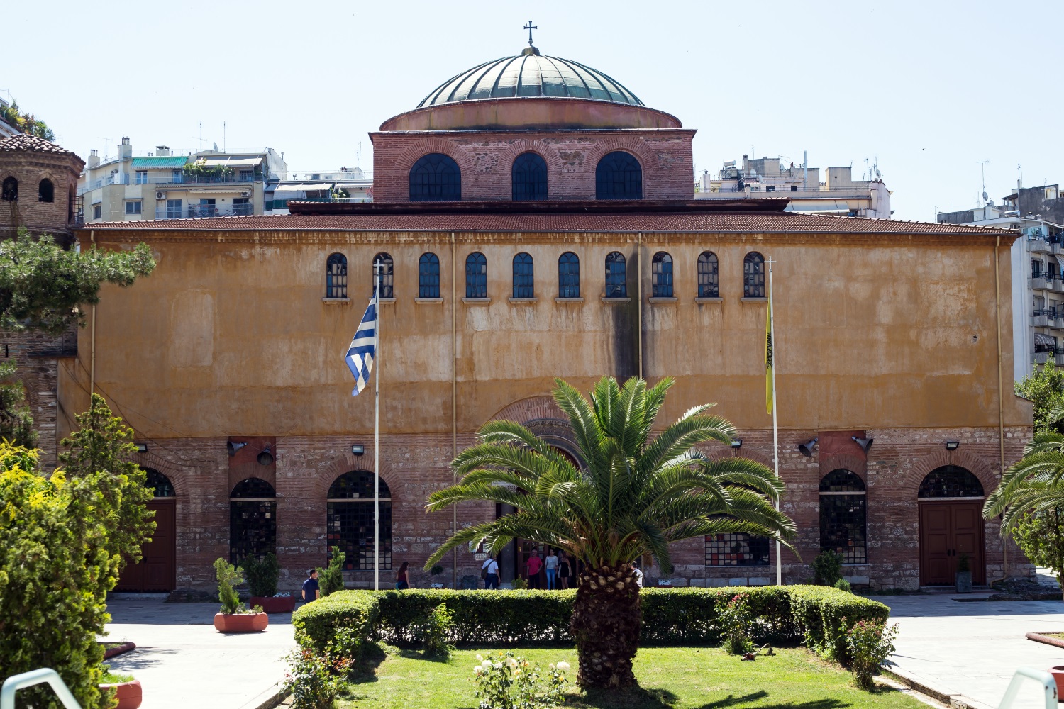 В гостях у Зевса: подъем на Олимп, приобщение к античной классике и самый зеленый остров Эгейского моря