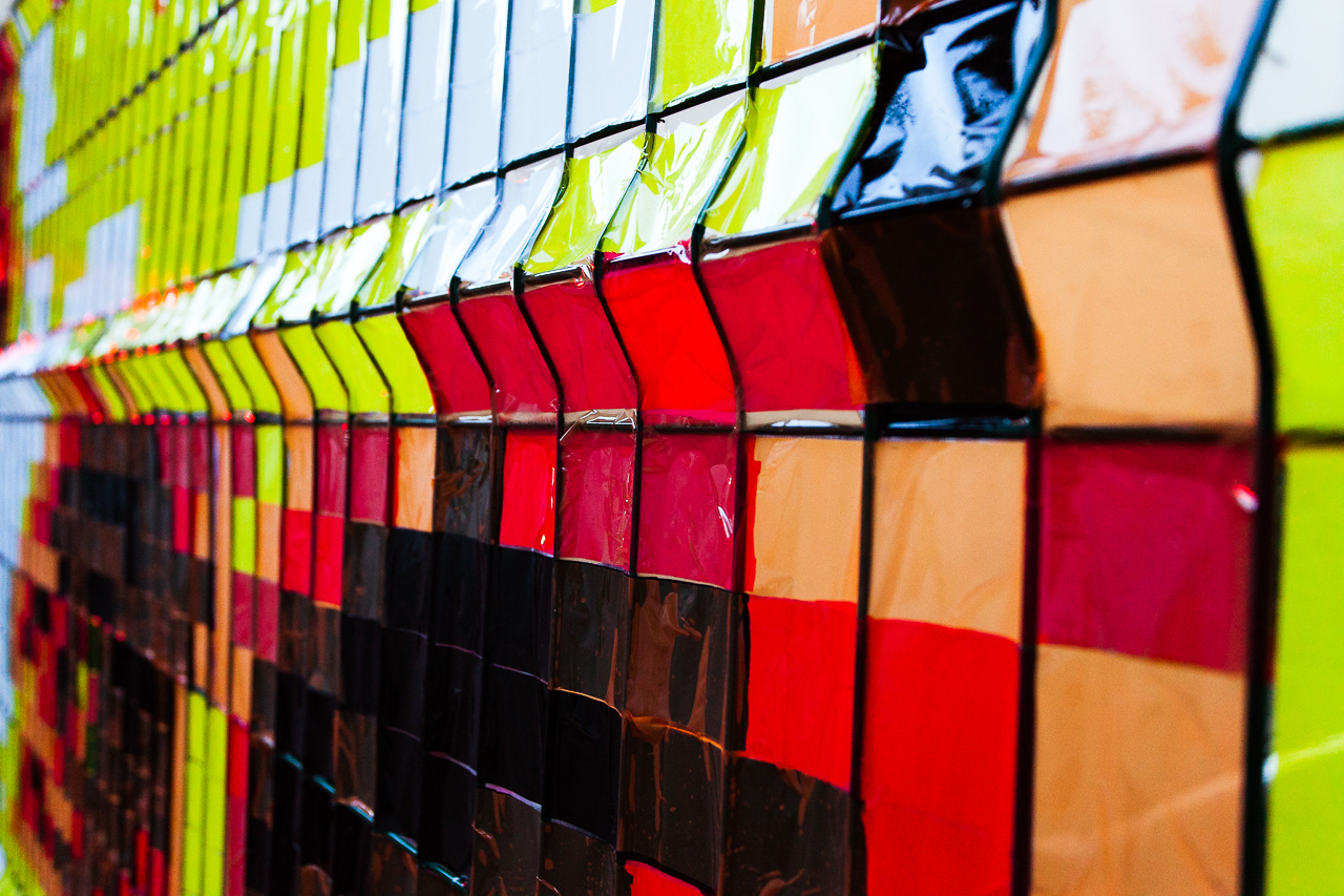 Пермский художник в Екатеринбурге нарисовал скотчем портрет Народного дворника России