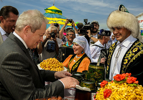 Губернатор Виктор Басаргин открыл третий краевой сельский Сабантуй-2016