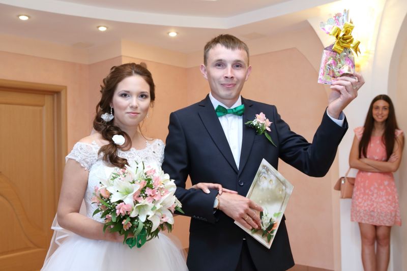 В День семьи, любви и верности в Перми сыграли 149 свадеб