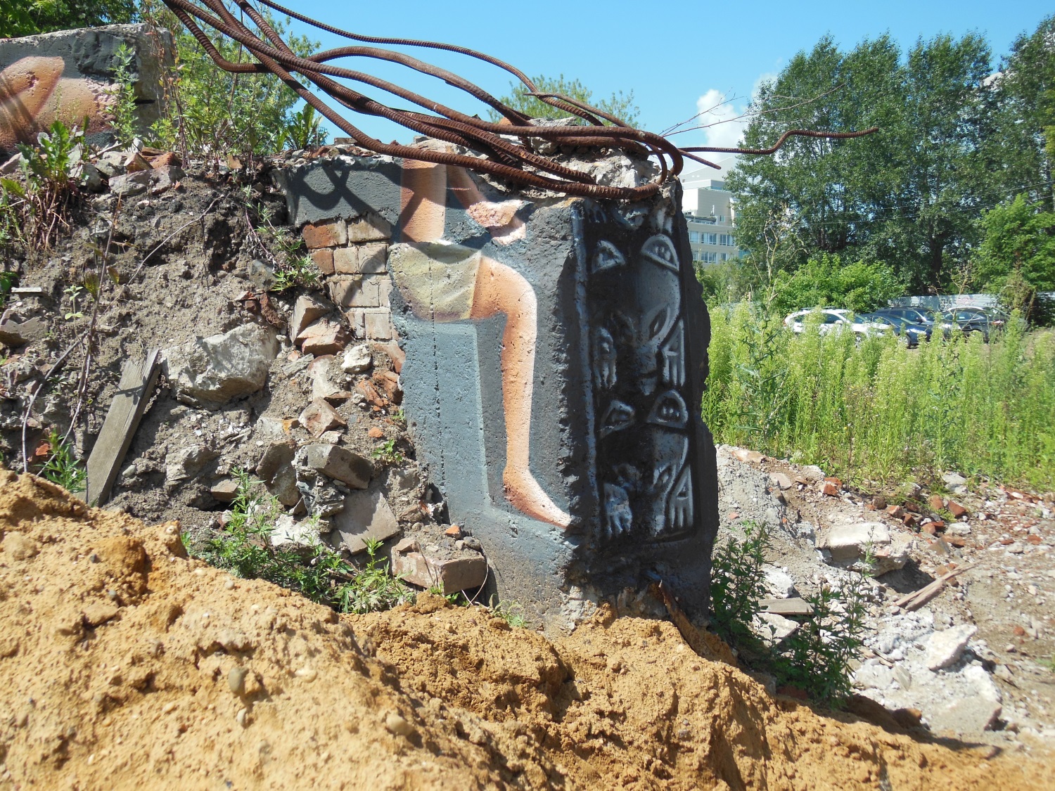 В Перми появилось граффити с «красными человечками»