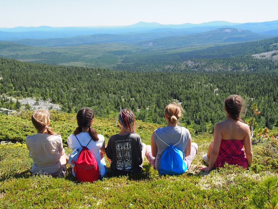 В сапогах и платьях: лучшие студенты-географы ПГНИУ провели выпускной в экспедиции